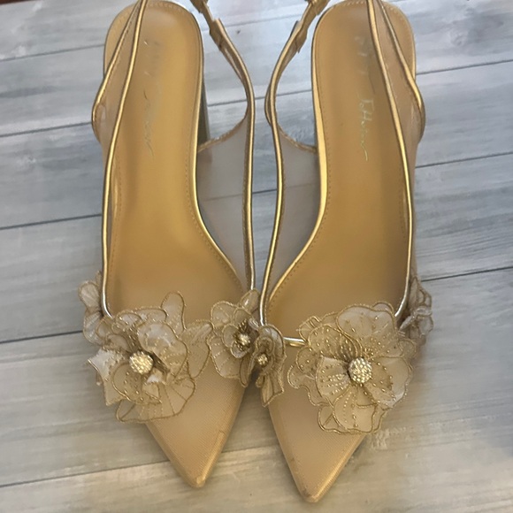 Betsey Johnson Petra Sz 10 Gold Floral Embellished Block Heels - Picture 4 of 11